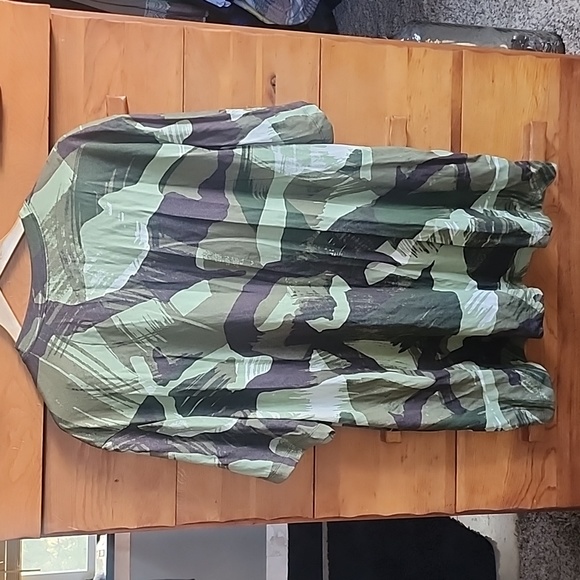 NWT Nike: The Nike Tee Dri-Fit, Green/Brown/ White, Men's 4XL - Picture 6 of 7